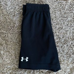 Boys Size 5 Under Armour Athletic Shorts